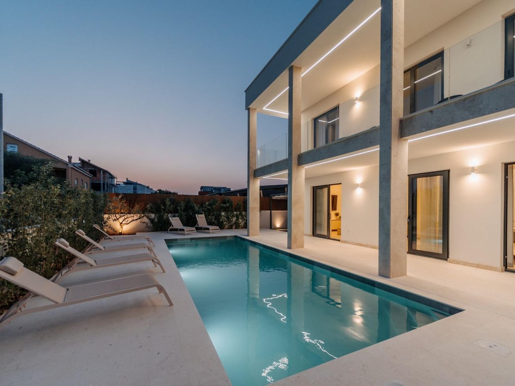 Villa Turnea with heated pool