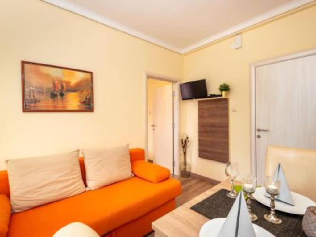 Villa Goldfield - Classic One Bedroom Apartment with Sea View and Balcony