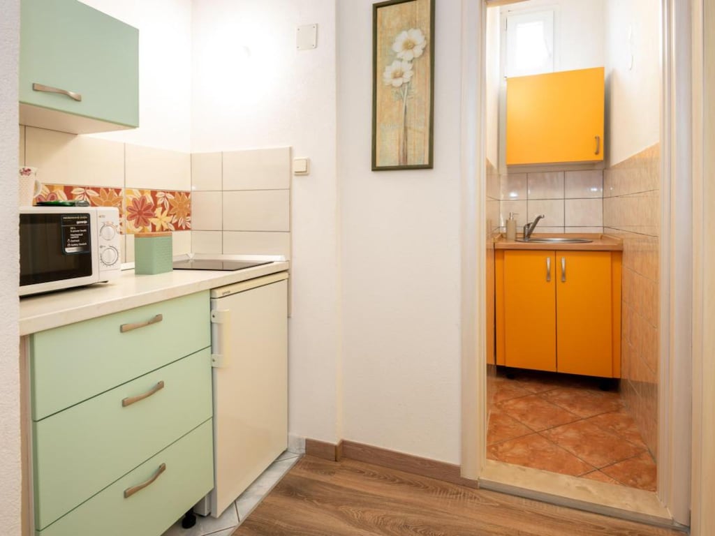 Villa Goldfield - Studio Apartment with Sea View and Balcony