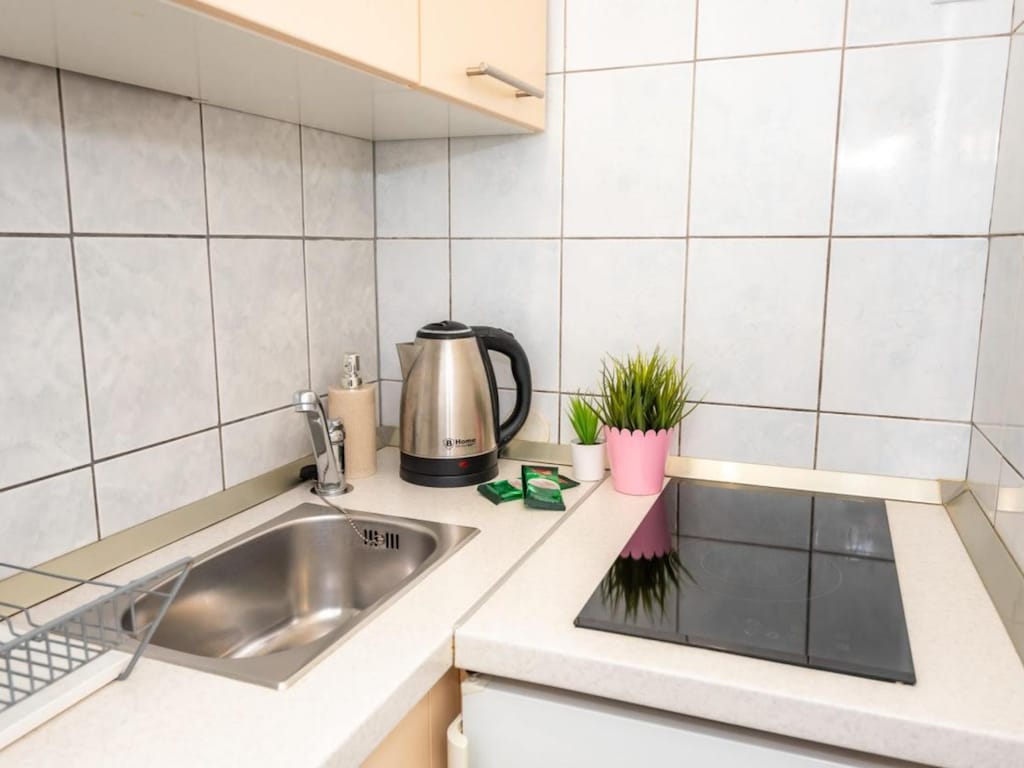 Villa Goldfield - Comfort Studio Apartment with Sea View and Balcony