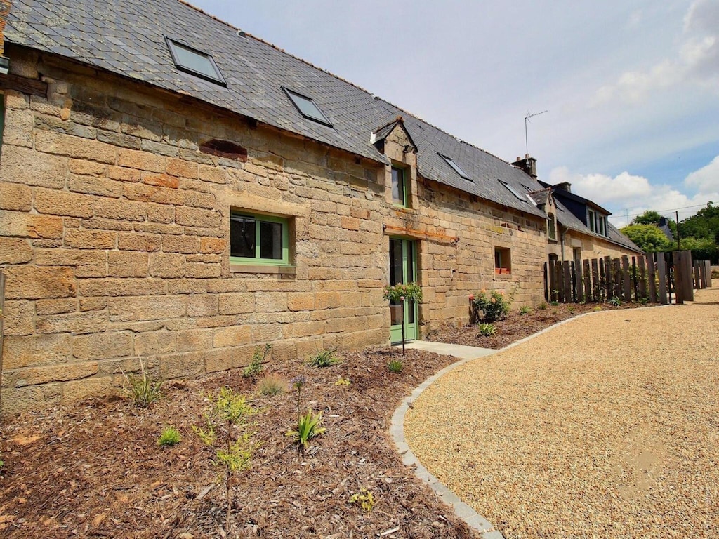 Atemberaubendes Ferienhaus in Neulliac