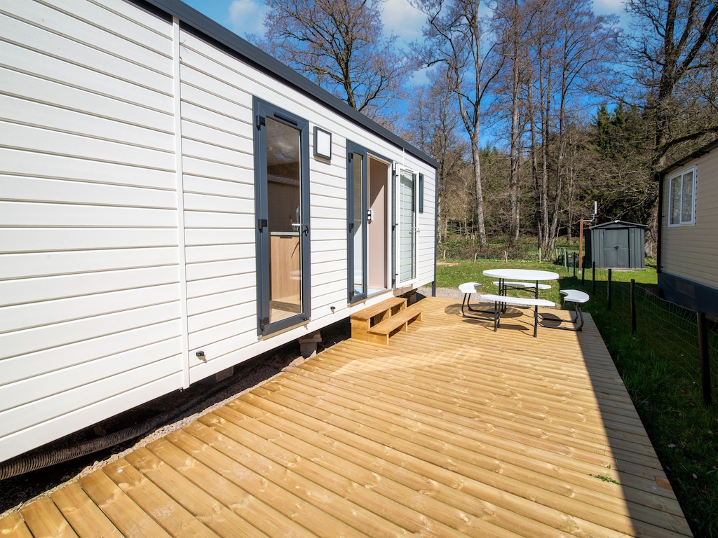 Luxe caravan in Érezée met terras