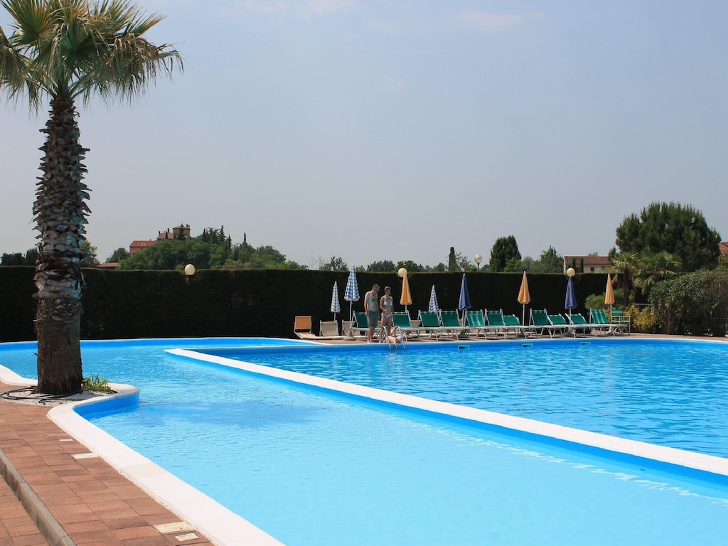 Charmante Ferienwohnung mit Pool in der Nähe von Lazise. Ideal für Familien.
