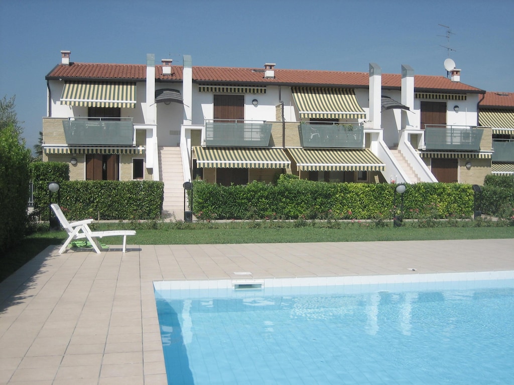 Charmant appartement met zwembad vlakbij het historische centrum van Lazise.