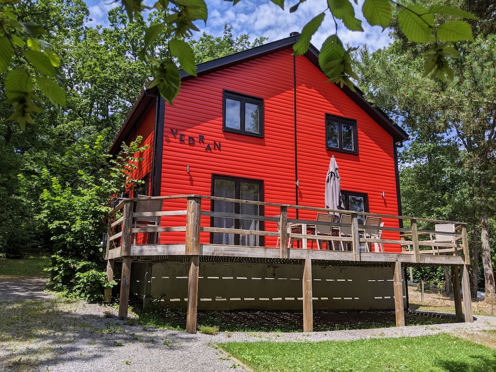 Luxe chalet met sauna in het bos nabij