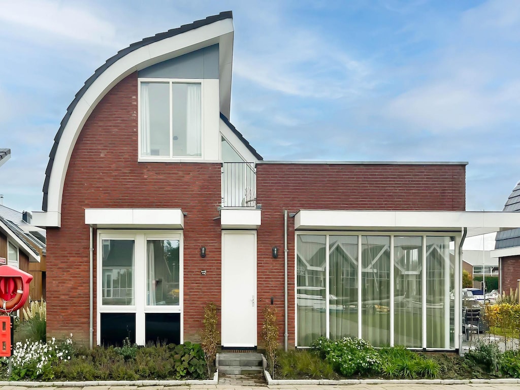 Haus am Wasser mit Terrasse für 6 Personen