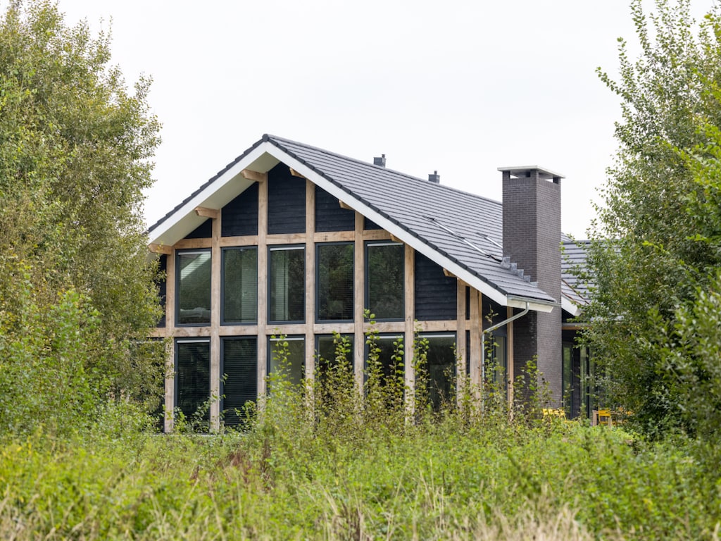 Villa mit beheiztem Pool und Sauna