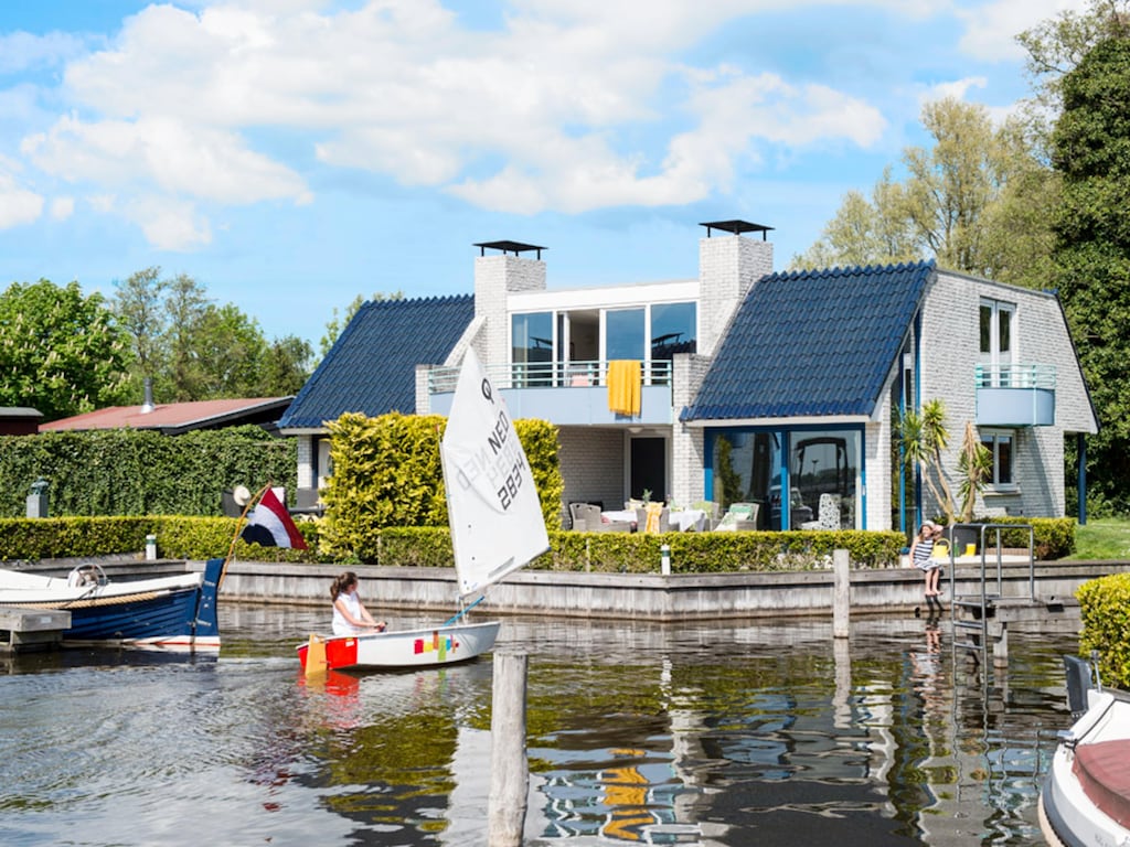 Villa in Loosdrecht mit sonnigem Balkon