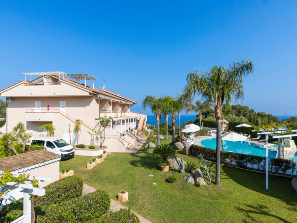 Studio voor stellen in Capo Vaticano met zwembad