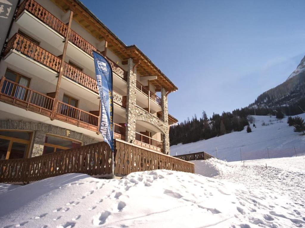 Alpine basis met jacuzzi en zwembad