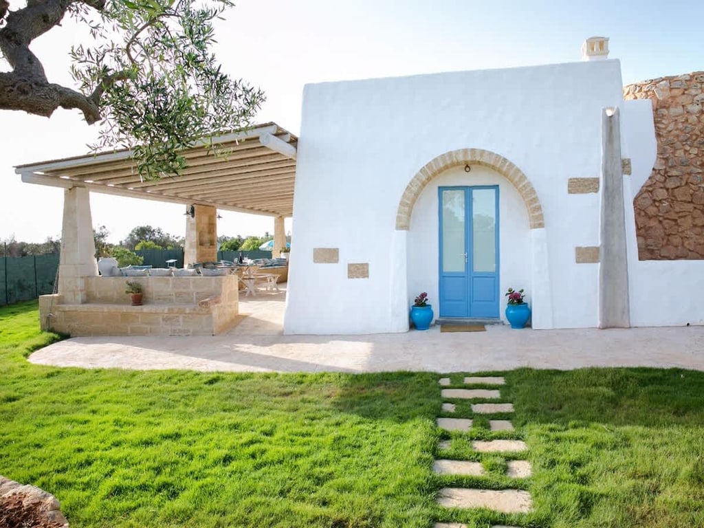 Luxe Trullo Retreat met Jacuzzi