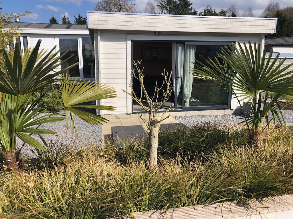 Enigma Lounge Chalet met zwembad