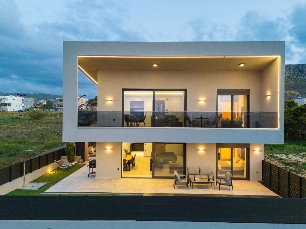 Villa met zeezicht, zwembad en barbecue voor 8