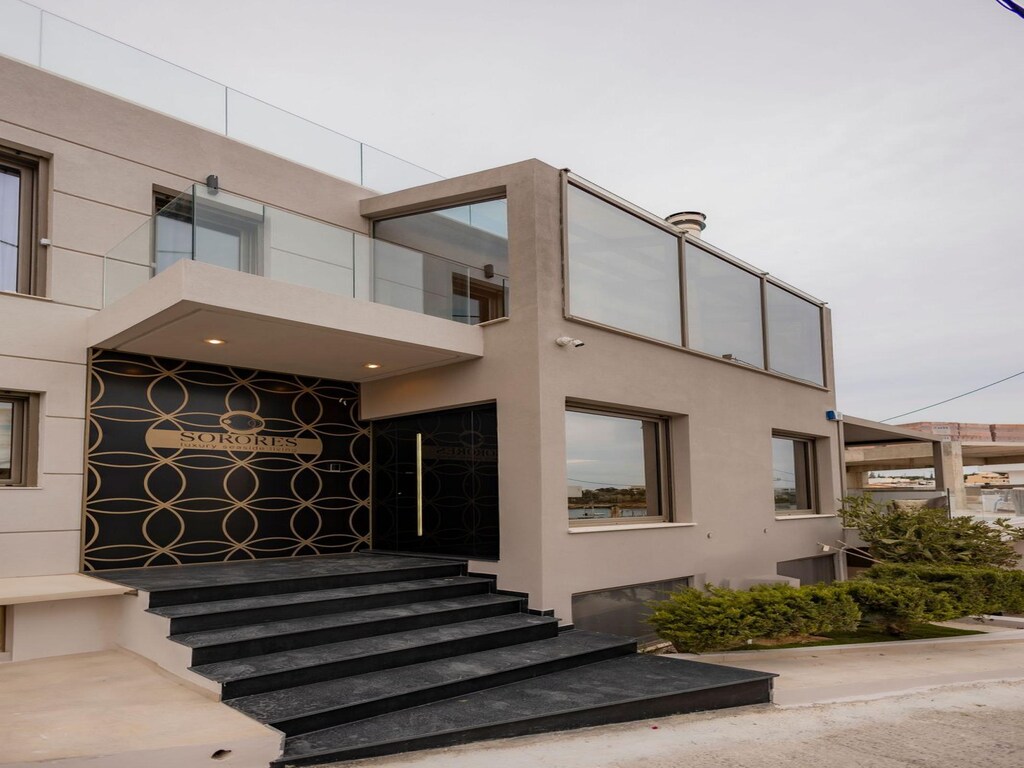 Villa aan het strand met zwembad in Agia Pelagia