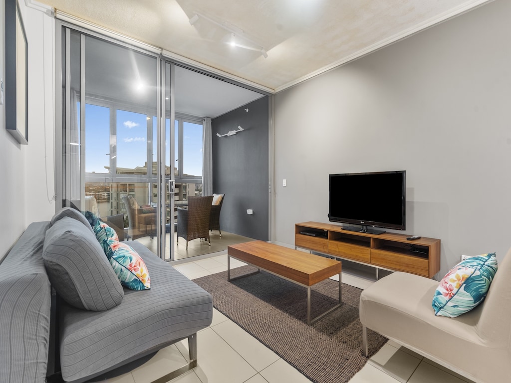 Stilvolles Apartment mit Balkon und Pool