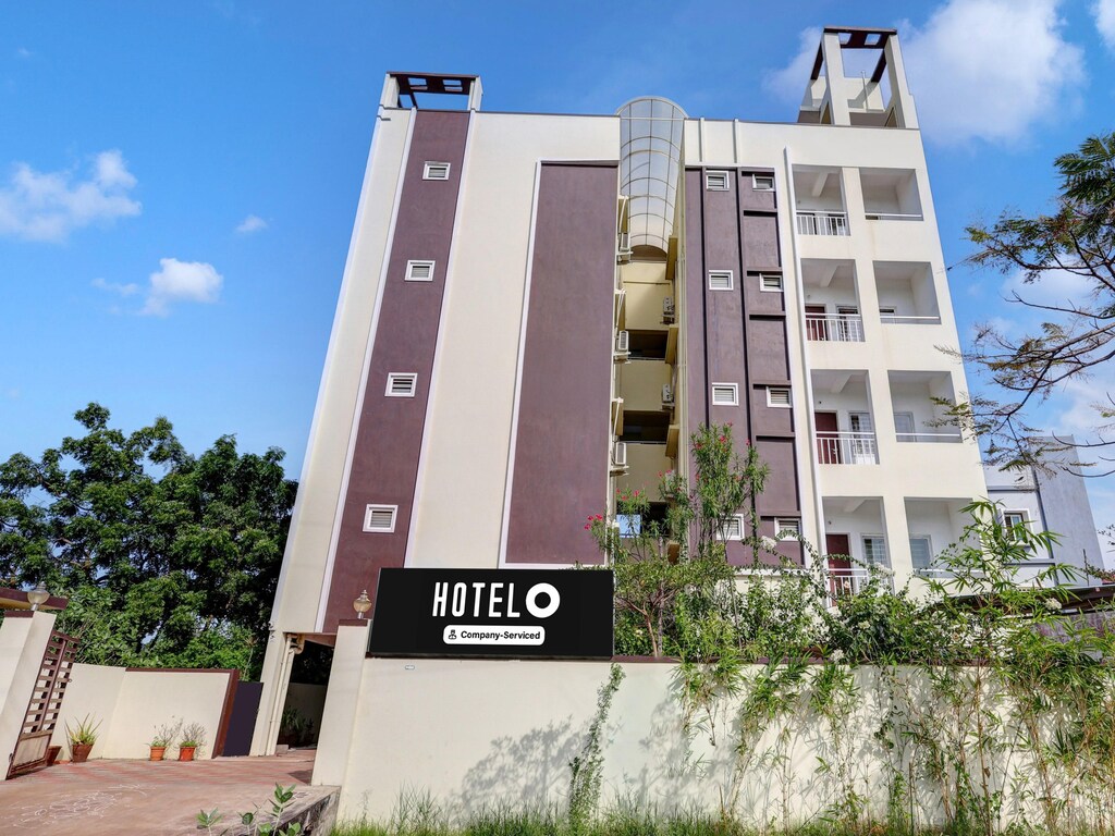 Classic mit Balkon Ramaraopet