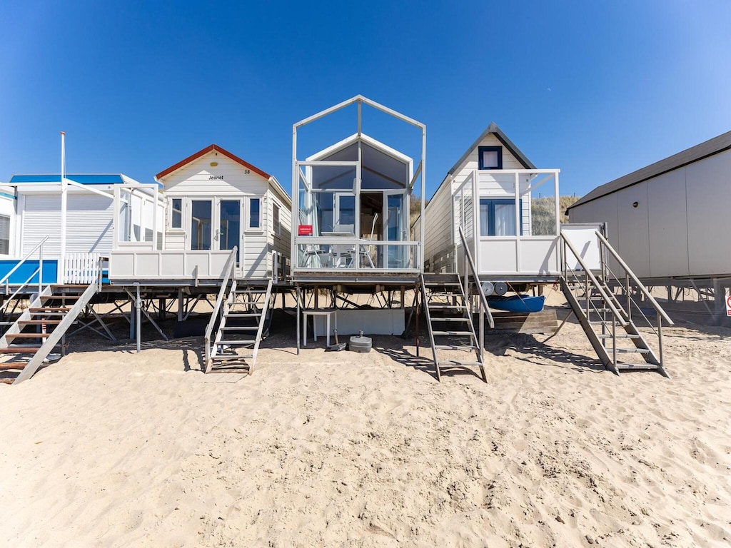 Strandhuis met uitzicht op zee in Dishoek