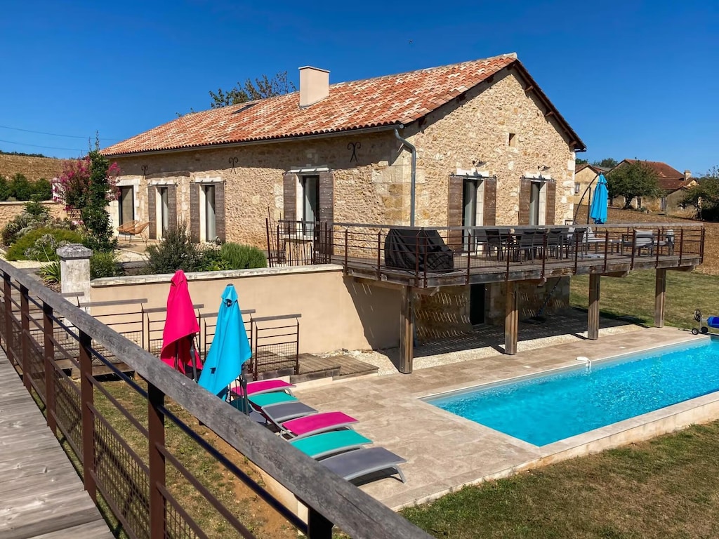 Landhausvilla in Fouleix mit Pool und Garten