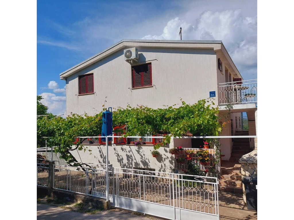 Tisno Plattelandsappartement Verstopte Weg