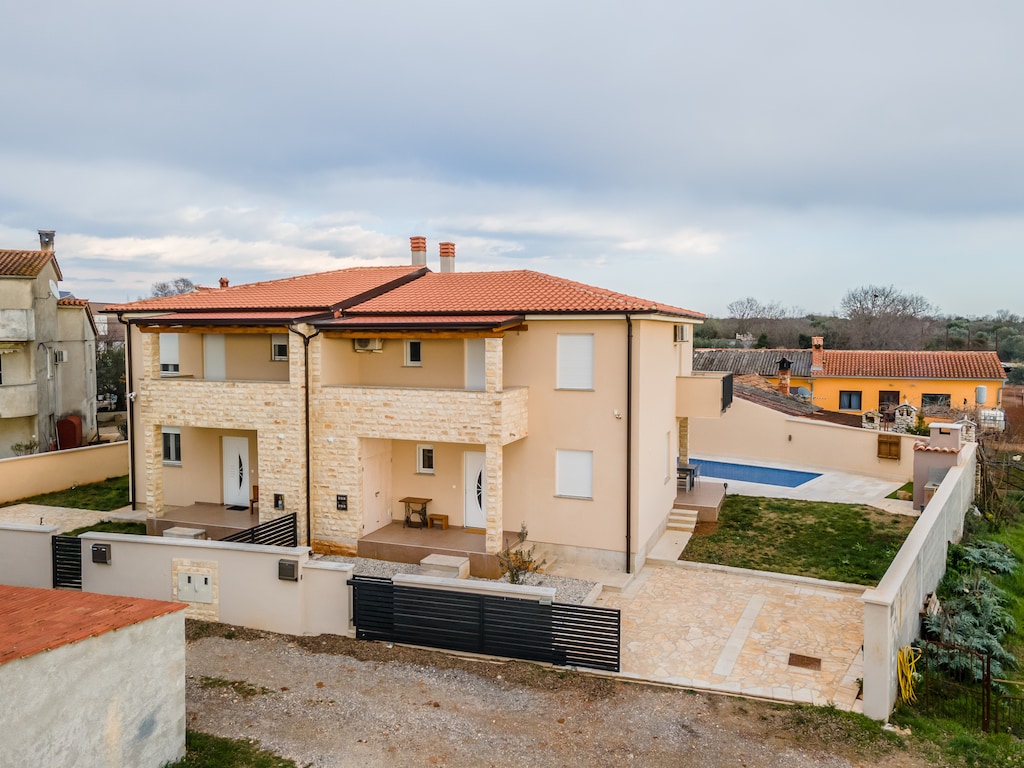 Holiday Home Fulia with pool
