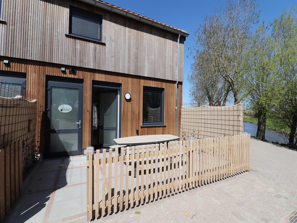 Compleet nieuwe hoek villa in Friesland