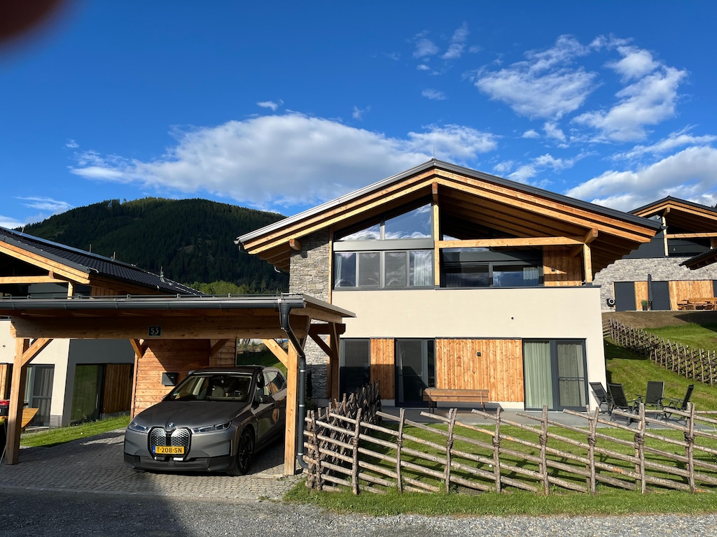 Ski-in/ski-out chalet with beautiful view