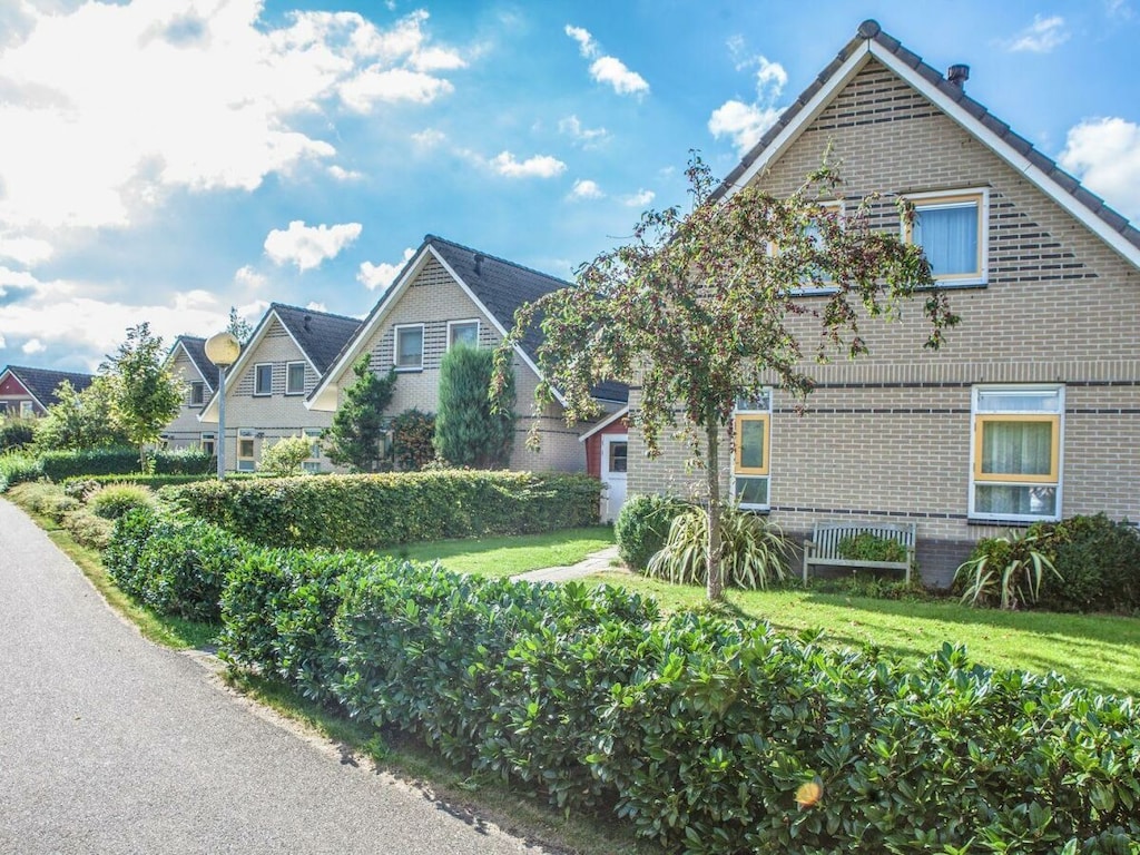 Ferienhaus in Medemblik mit Terrasse