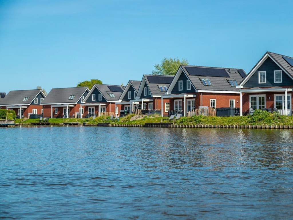 Villa in Medemblik mit Terrasse und Wifi