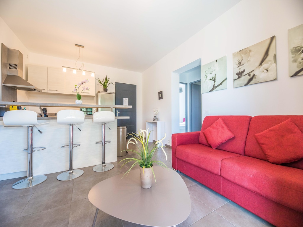 Appartement in Lecci met buitenzwembad