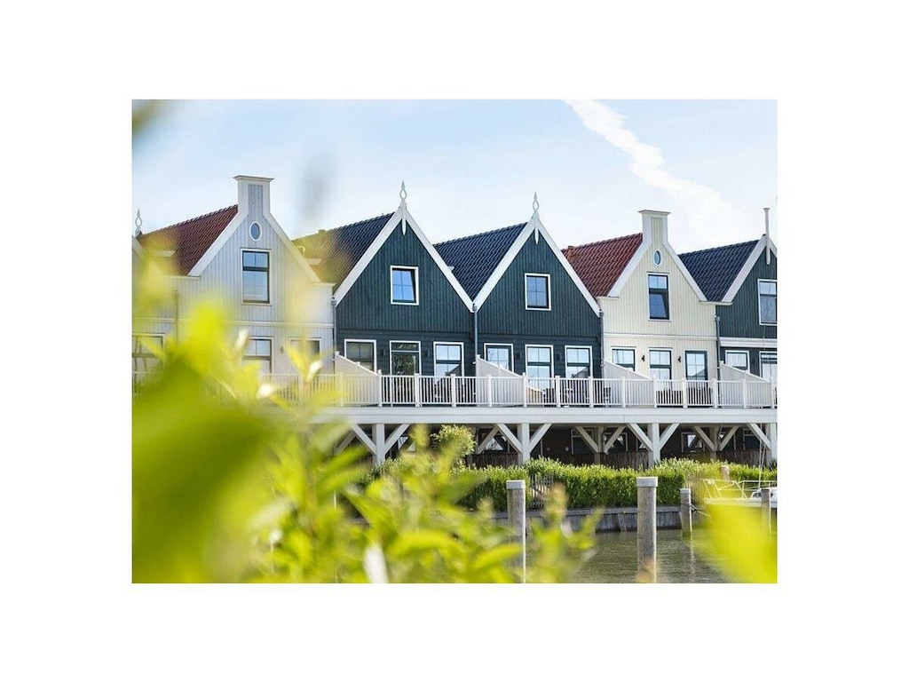 Ferienhaus in Uitdam mit Terrasse