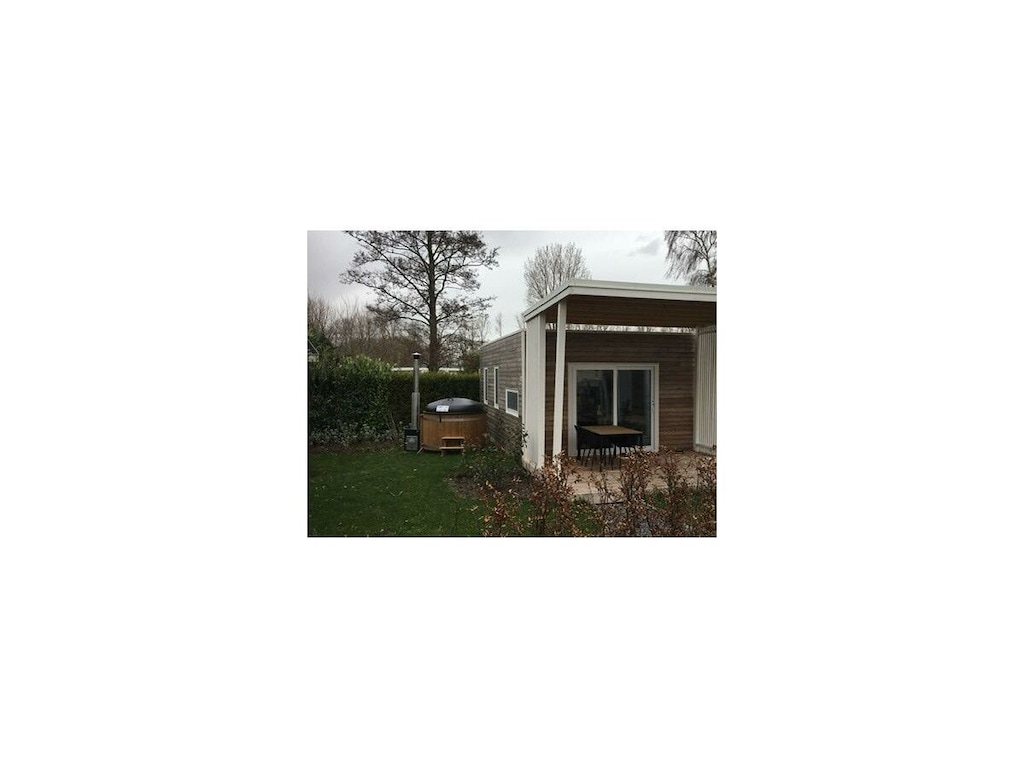 Tiny Cottage Hottub 2+2