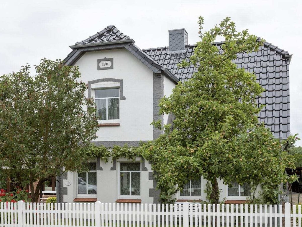 Achtern-witten-Tuun