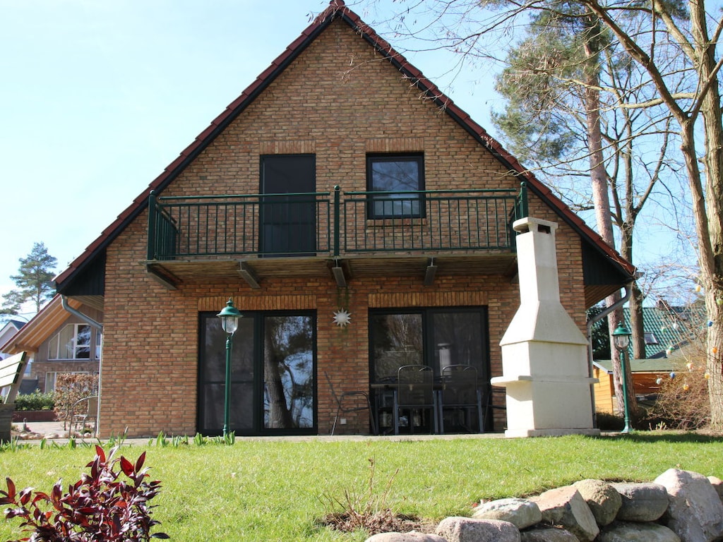 Ferienhaus in Röbel mit Schwimmbecken