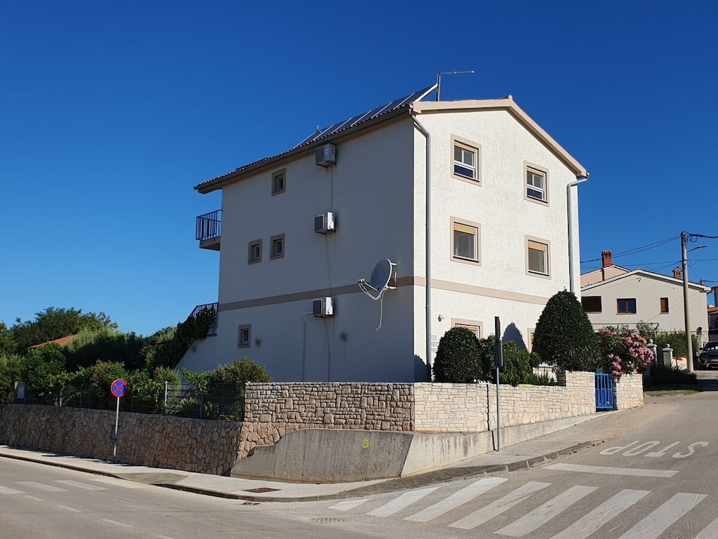 Vakantiehuis in Ližnjan met zwembad