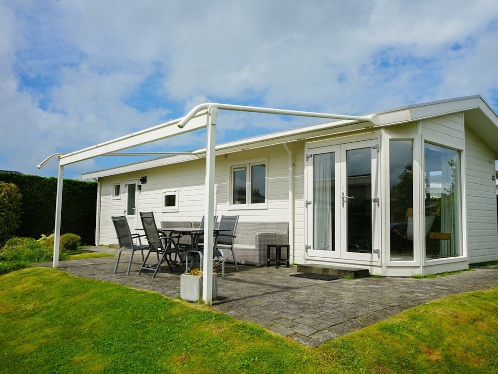 Ferienhaus in Breskens mit Terrasse