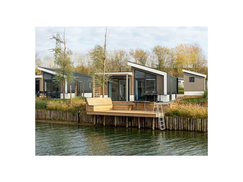 Hackfort Waterfront 8
