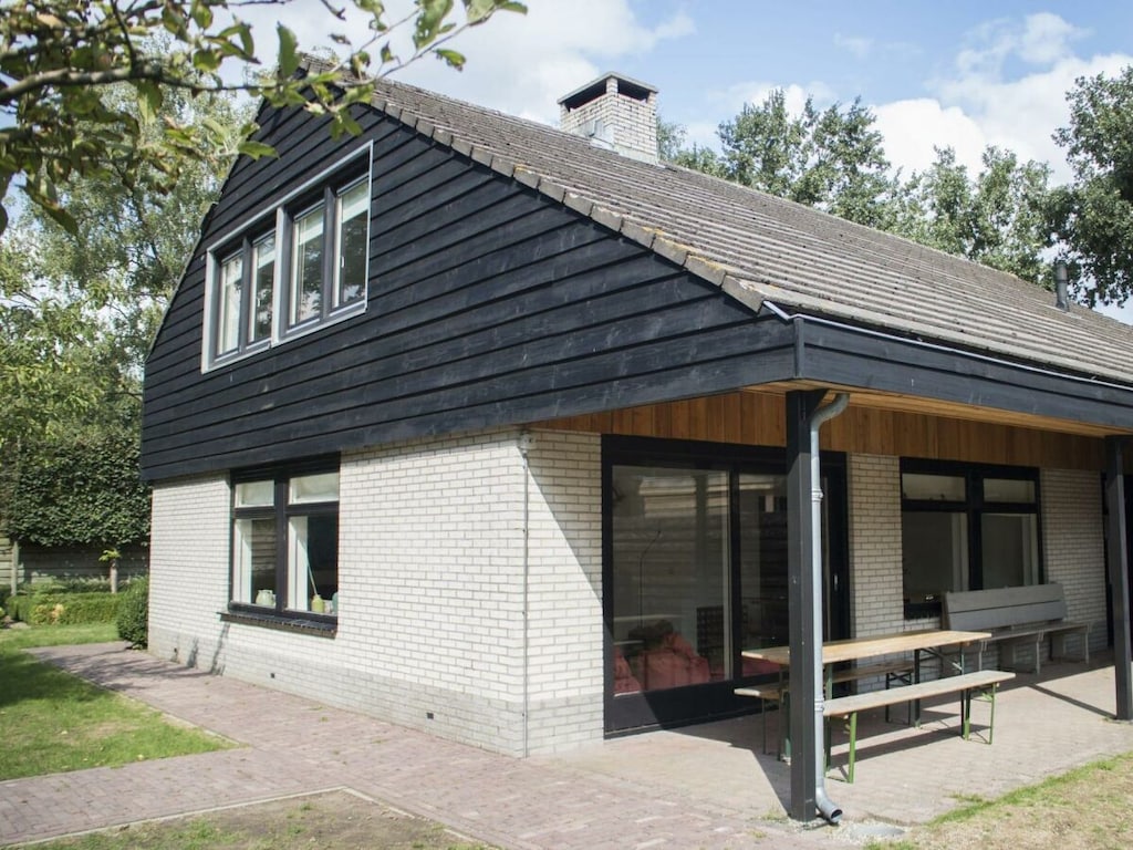 Villa in Otterlo mit Terrasse und Wifi
