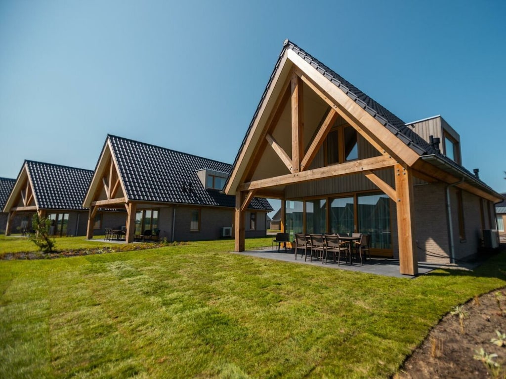 Villa in Cadzand mit Terrasse und Wifi