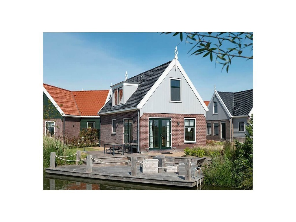 Ferienhaus in Uitdam mit Terrasse