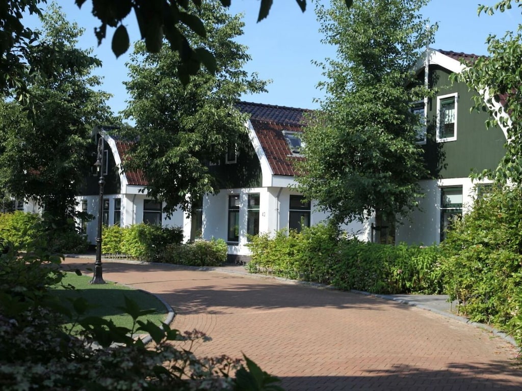 Ferienhaus in Schoorl mit Terrasse