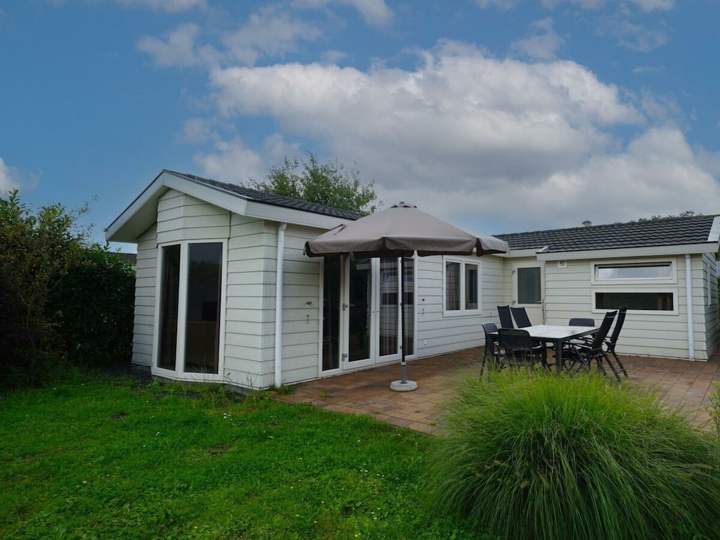 Ferienhaus in Halfweg mit Terrasse
