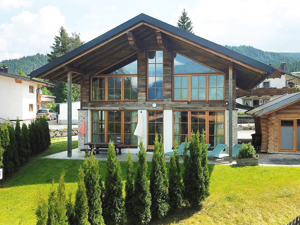 Charming Alpine chalet in Weidach