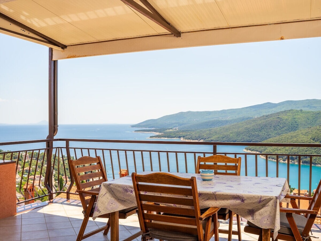 Appartement in Rabac met zwembad