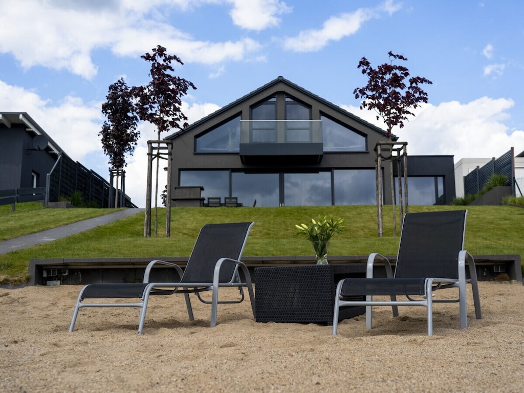 Vakantiehuis in Löbnitz met zwembad