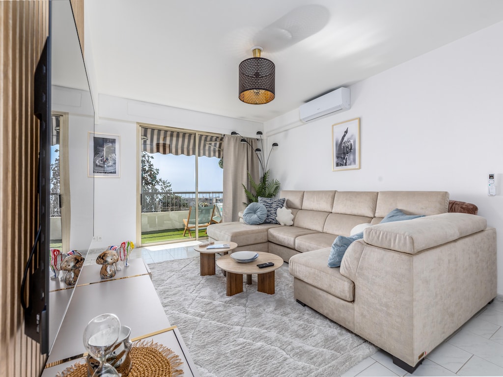 MC Riviera: modern appartement met prachtig zeezicht en terras nabij Monaco