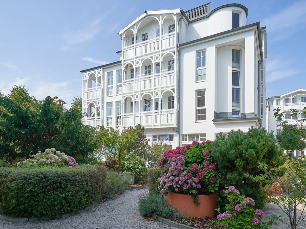 Modern vakantieappartement in Seepark Sellin met balkon