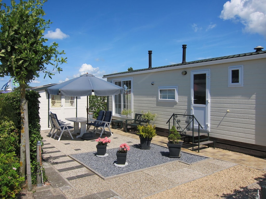 Hütte in Renesse mit Schwimmbecken