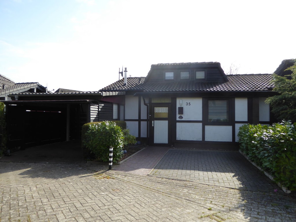 Vakantiehuis in Burhave met zwembad