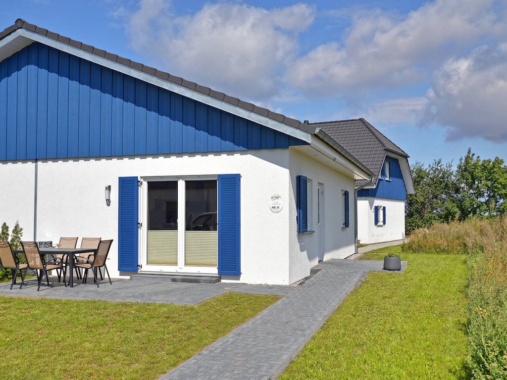 Ferienhaus in Altefähr mit Schwimmbecken