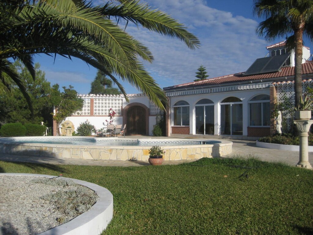 Villa in Torrox met zwembad